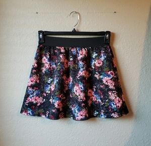 Joe B juniors size medium floral mini skirt